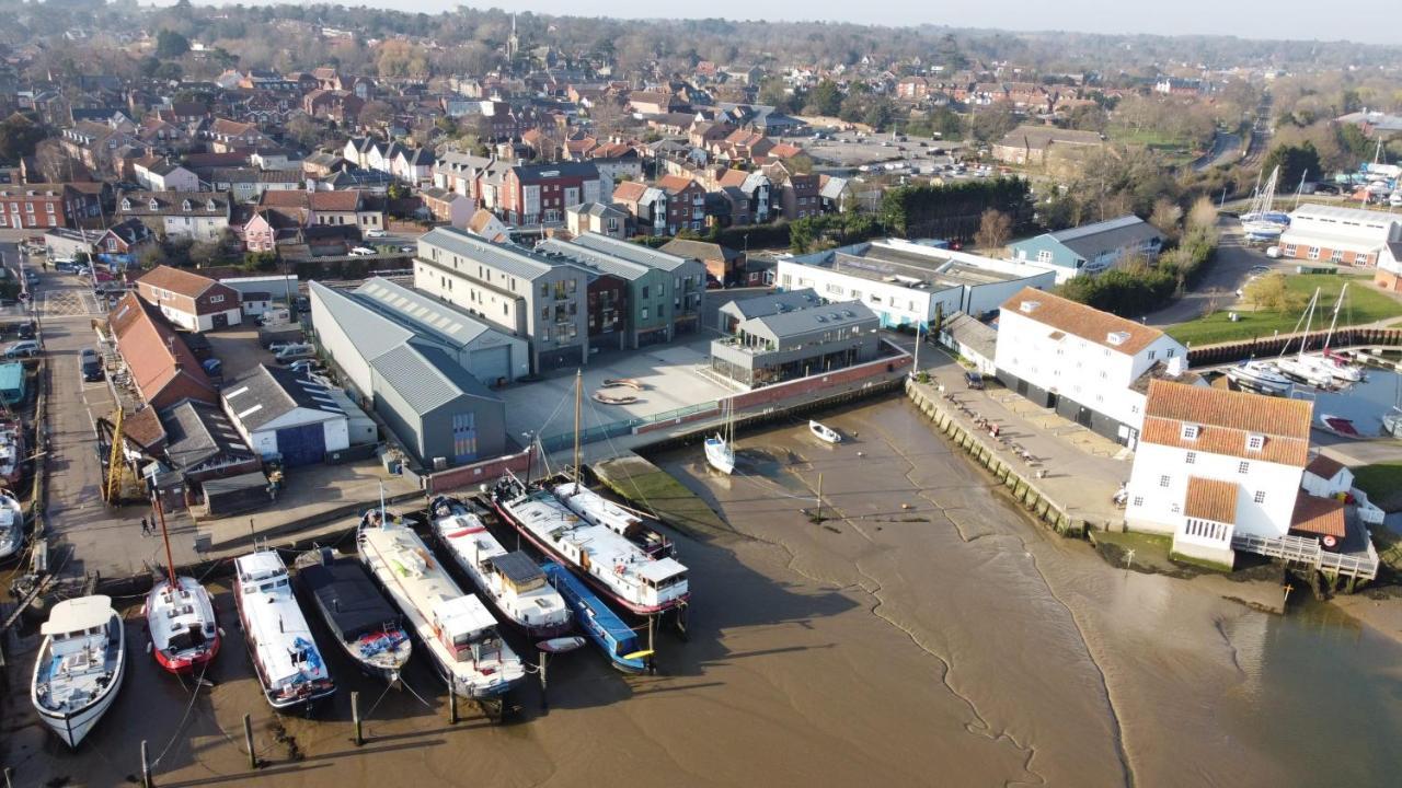 2 Deben Wharf, Woodbridge Apartment Exterior photo
